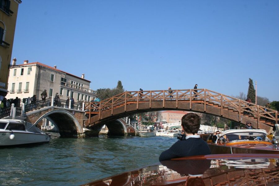 1-Hour Motor Boat Ride on Grand Canal - The quieter canals before the Grand Canal