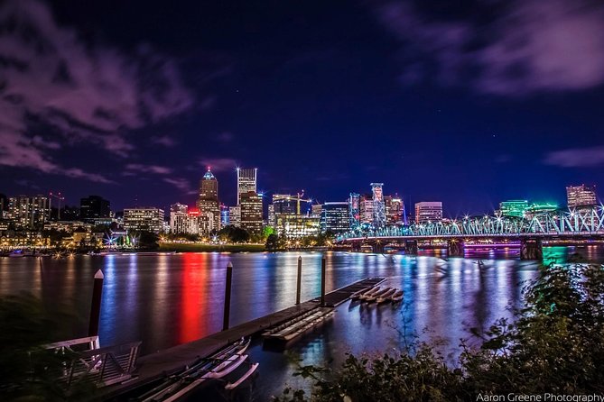 2.5-hour Dinner Cruise on Willamette River - A Three-Course Pacific Northwest Dinner
