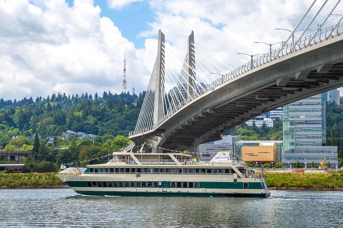 2-hour Lunch Cruise on Willamette River - Lunch, piano music, and the rhythm of the cruise