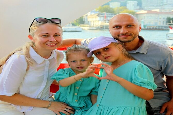 2 Hours Bosphorus Cruise Boat Tour in Istanbul - Asian shore: Beylerbeyi Palace and the Maiden’s Tower