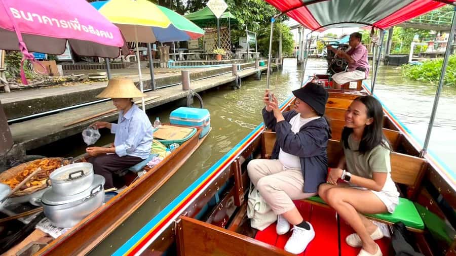 2 Hrs Private Bangkok Canals Tour by Long-Tail Boat - Guided - Option two: Bang Luang Canal Community and Artist House
