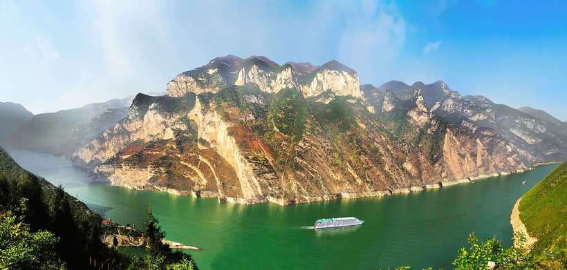 4D3N Yangtze River Victoria Cruise: Chongqing to Yichang - Day One: Boarding in Chongqing After Dark