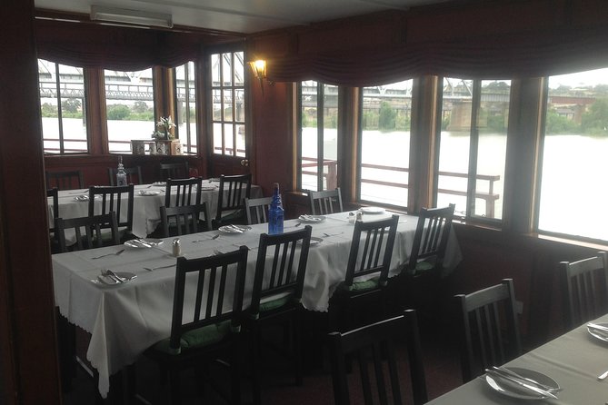 Adelaide Hills Tour with River Murray Lunch Cruise - The guides are part of the experience