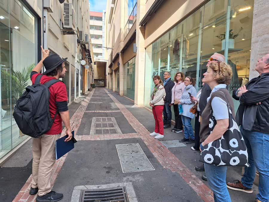 Adelaide: Walking Tour and Popeye River Cruise - Ending at Elder Park