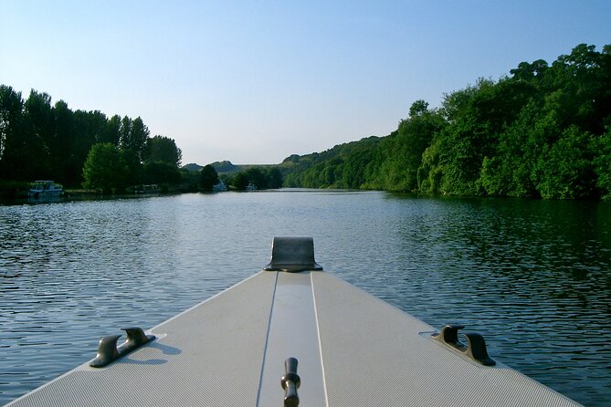 Afternoon Tea Sightseeing River Cruise in Oxford - Passing through Iffley Lock
