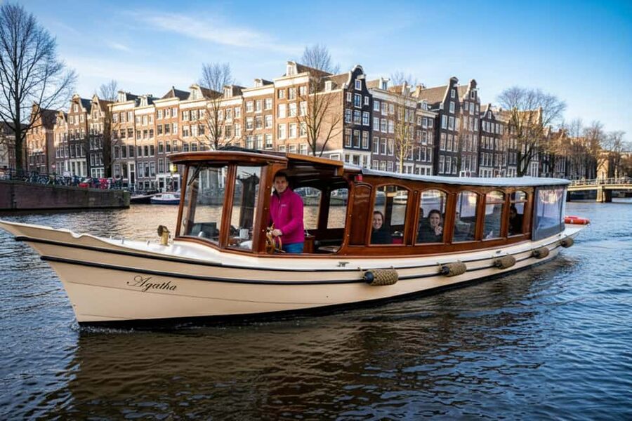 Amsterdam:1.5-Hour Canal Cruise local Guide, Drinks & Snacks - Key Things To Know Before You Go