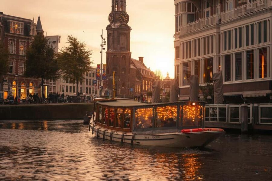 Amsterdam:1.5-Hour Canal Cruise local Guide, Drinks & Snacks - Food And Drinks On A Moving Boat