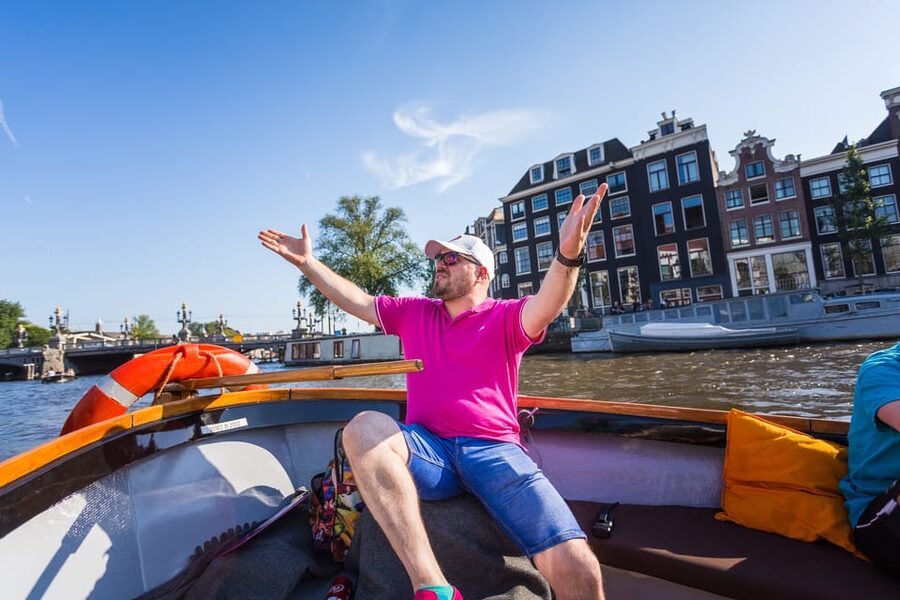 Amsterdam:1.5-Hour Canal Cruise local Guide, Drinks & Snacks - Is $25 A Good Deal?