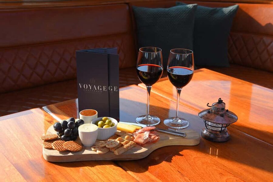 Amsterdam: 2-Hour Luxury Canal Cruise with Snacks & Drinks - Key points to know before you book