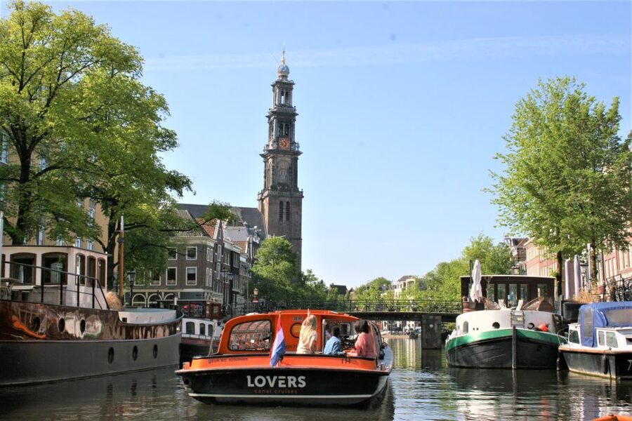 Amsterdam: Amsterdam Dungeon and Canal Cruise Entry Ticket - Two very different sides of Amsterdam