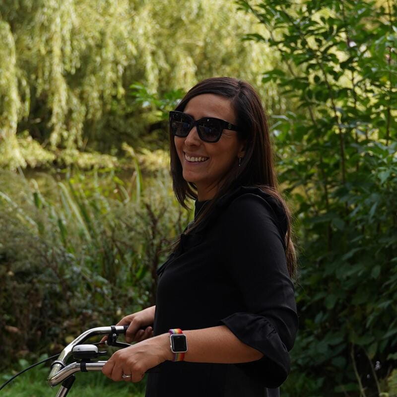 Amsterdam Bike Tour in Small Group + Optional Canal Cruise - Artis Zoo and De Gooyer Windmill