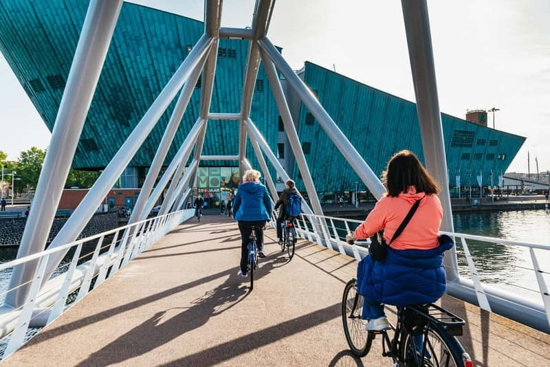 Amsterdam Bike Tour in Small Group + Optional Canal Cruise - Museumplein in a 30-minute stop