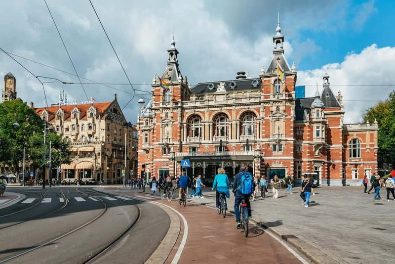 Amsterdam Bike Tour in Small Group + Optional Canal Cruise - The central break and ride back