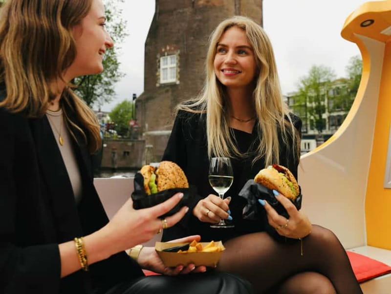 Amsterdam: Burger Cruise - Burgerbar & Canal Cruise - A cozy boat built for changing weather