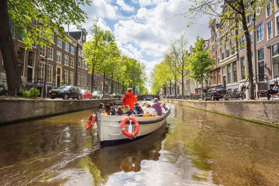 Amsterdam: Canal Belt Private Beer Boat Tour - Who should book this cruise?