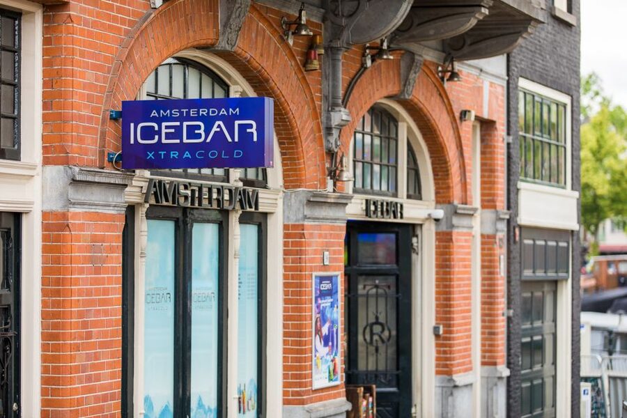 Amsterdam: Canal Cruise and Entrance to Xtracold Icebar - The sights you can expect from the water