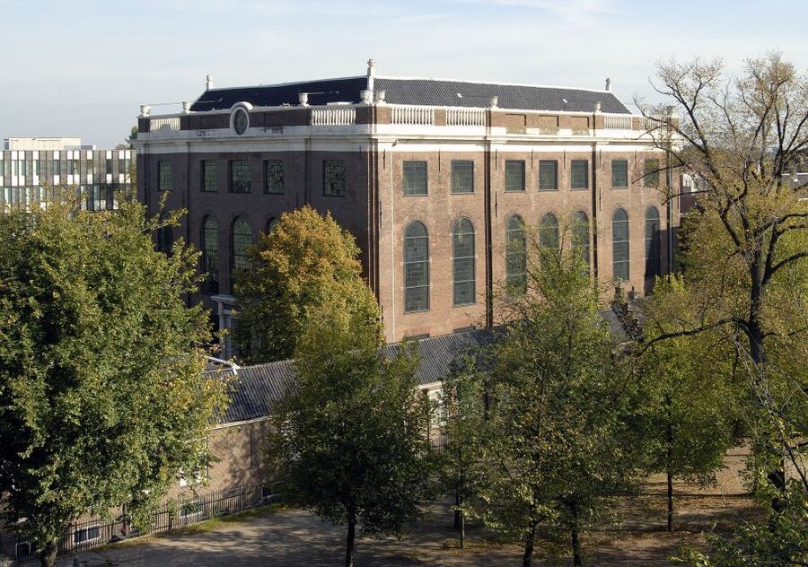Amsterdam: Canal Cruise and Jewish Cultural Quarter Tickets - The Portuguese Synagogue and its 17th-century setting