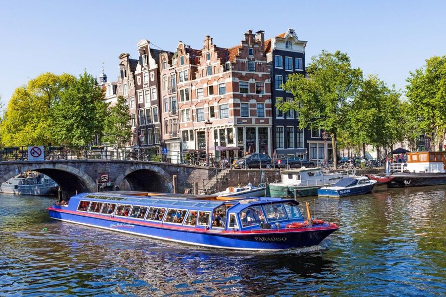 Amsterdam: Canal Cruise and Jewish Cultural Quarter Tickets - The Jewish Museum and Jewish Museum Junior