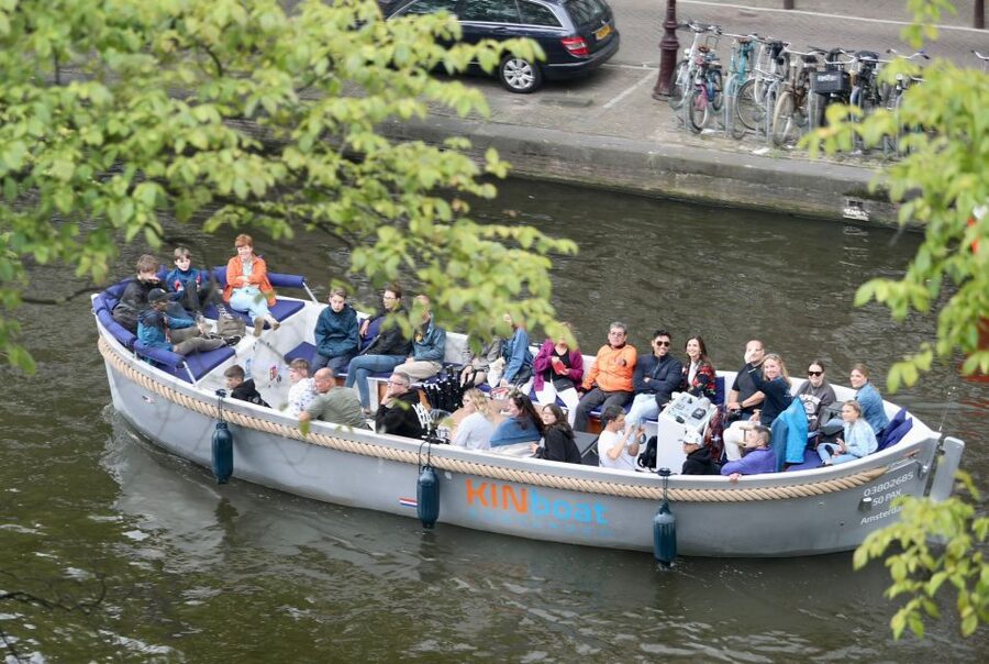 Amsterdam: Canal Cruise in Open Boat with Drink Option - Is $19 a good value?