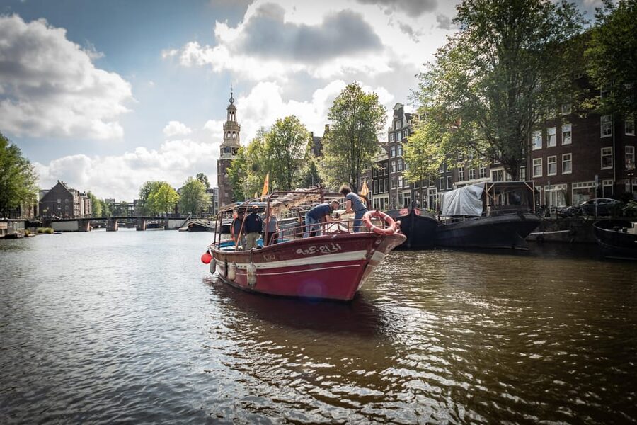 Amsterdam: Canal Cruise on a Wooden Refugee Boat - Who will enjoy this cruise most