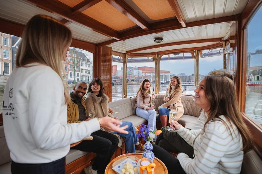 Amsterdam: Canal Cruise with Bubbles & Bites - A relaxed way to see Amsterdam from the canals