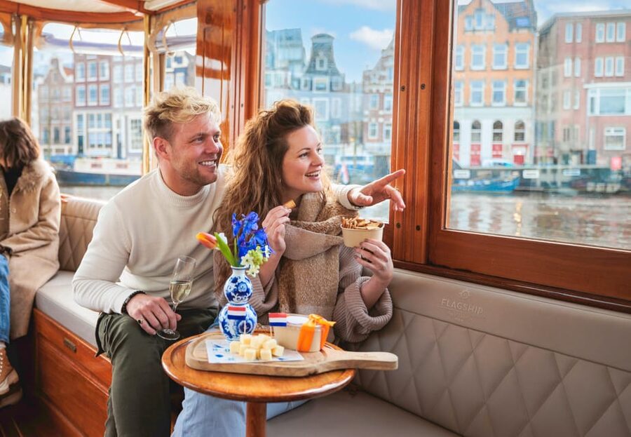 Amsterdam: Canal Cruise with Bubbles & Bites - The first views: Jordaan and the Golden Age canals