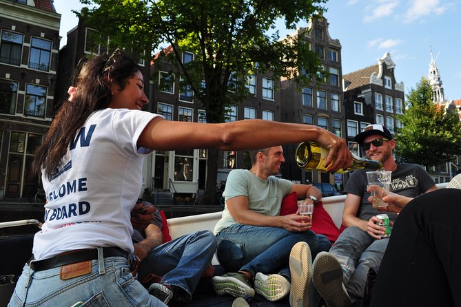 Amsterdam Canal Cruise With Live Guide and Unlimited Drinks - Why Amsterdam looks better from the water