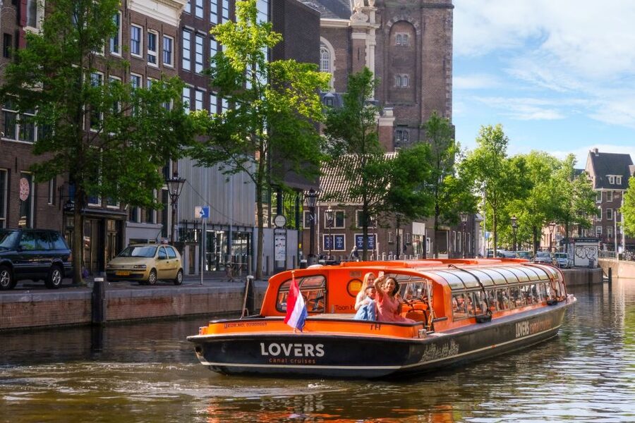 Amsterdam: City Centre Canal Cruise including Audioguide - Choosing the best departure point