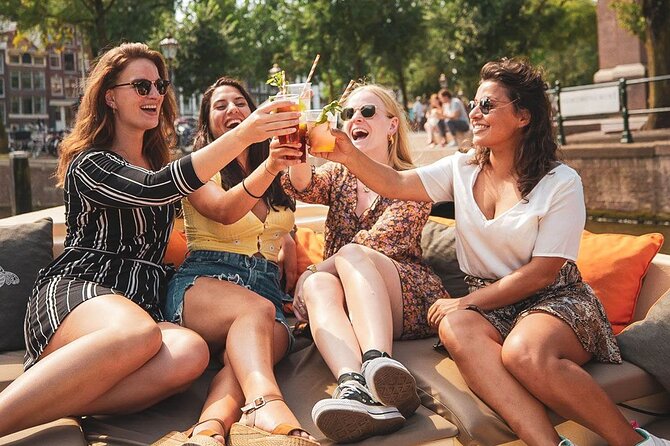 Amsterdam Classic Saloon Boat Canal Cruise with Live Guide - Why a one-hour canal cruise earns its place