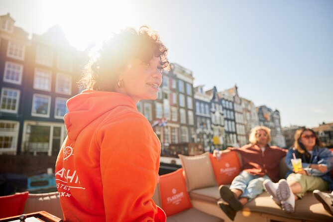Amsterdam Classic Saloon Boat Canal Cruise with Live Guide - The leaning houses and Amsterdam’s soft ground