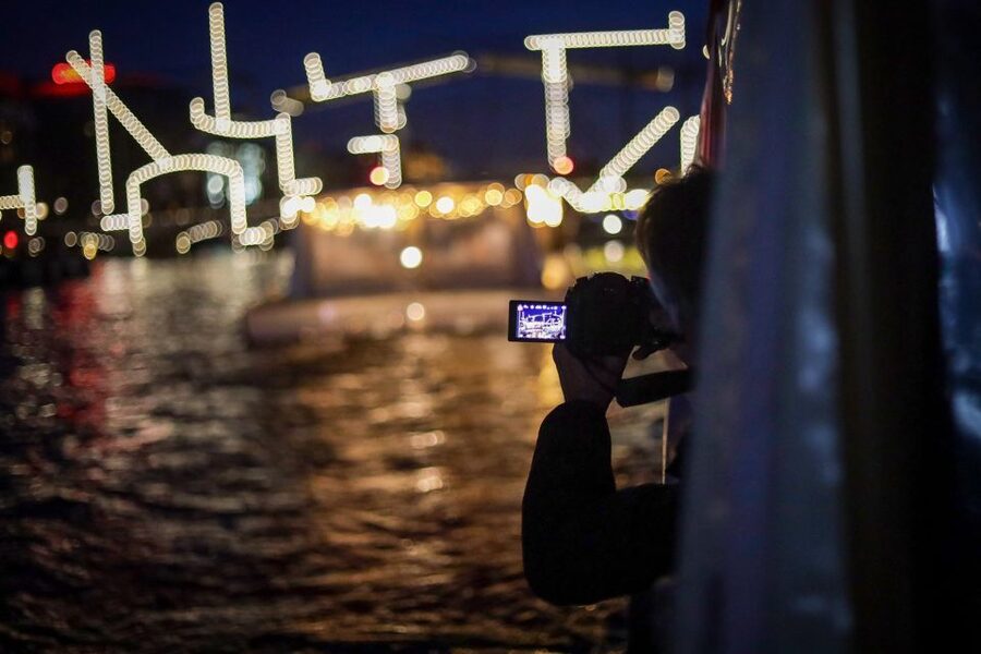 Amsterdam: Covered Canal Booze Cruise with Unlimited Drinks - The route, from the Red Light District to Central Station