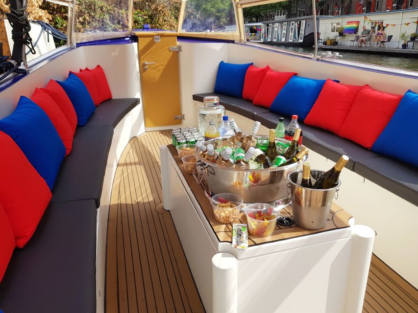Amsterdam: Covered Canal Booze Cruise with Unlimited Drinks - What the open bar really adds