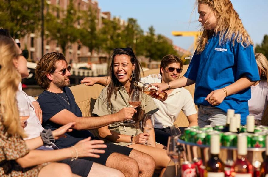 Amsterdam: Cozy Evening Canal Cruise With Open Bar Option - Key points to know before booking