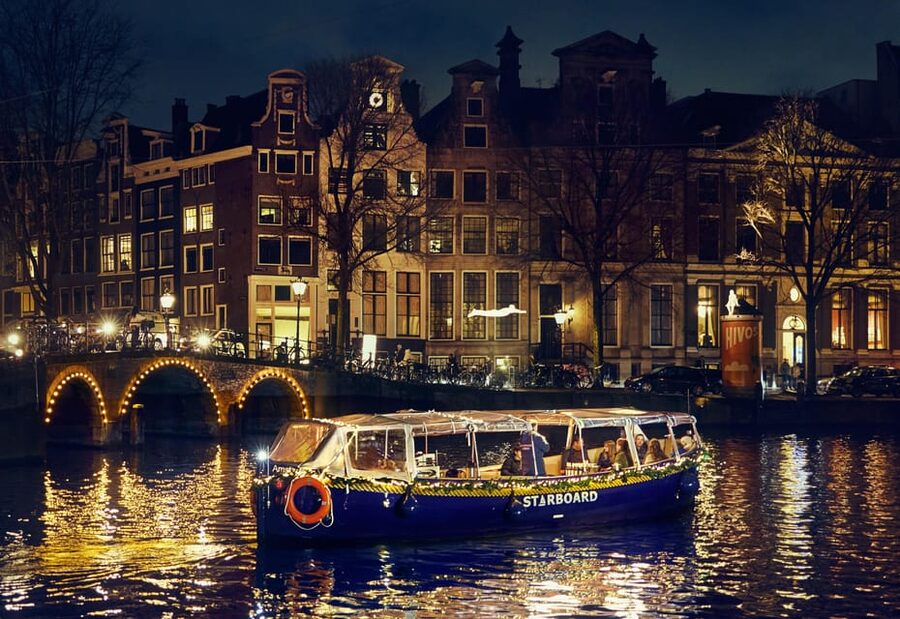 Amsterdam: Cozy Evening Canal Cruise With Open Bar Option - Is the $22 price good value?