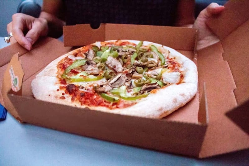 Amsterdam: Evening Pizza Cruise Along the Canals - Why the $40 price can work well