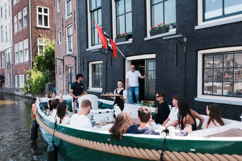 Amsterdam Evening (Sunset) Canal Cruise w/ optional drinks - Who will enjoy this cruise most?