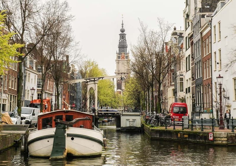 Amsterdam: German Canal Cruise with Unlimited Drinks Option - Muntplein and the central city view