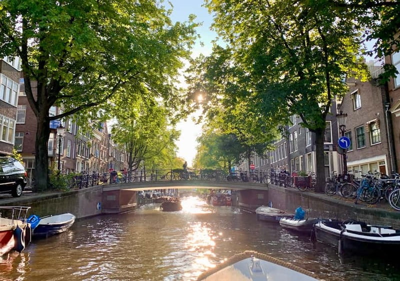 Amsterdam: German Canal Cruise with Unlimited Drinks Option - NEMO Science Museum and the eastern waterfront