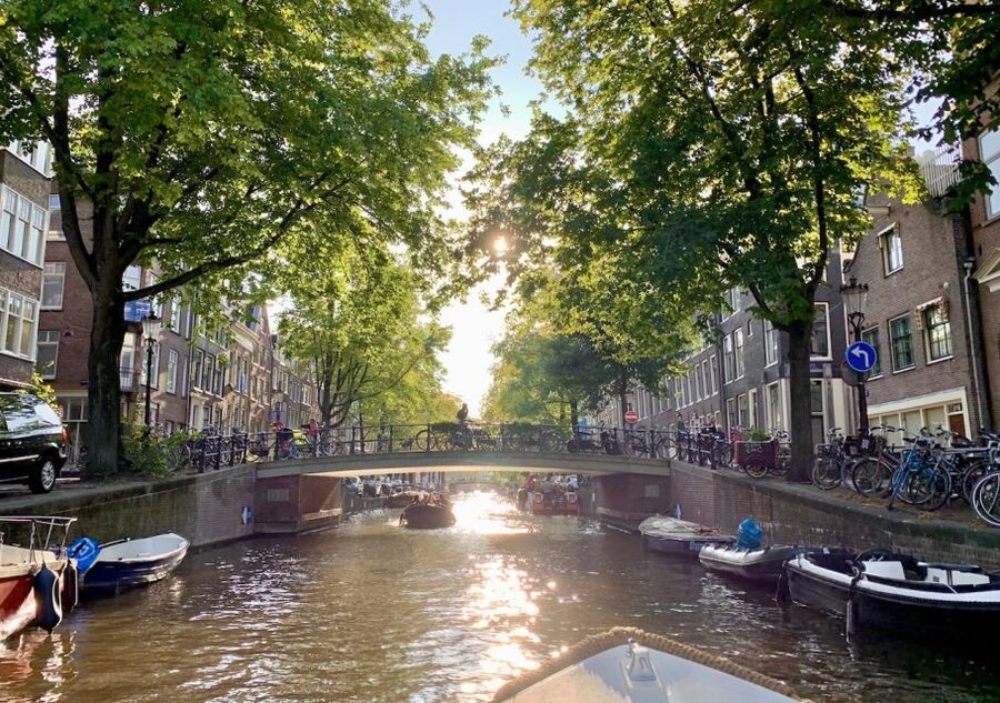 Amsterdam: German Canal Cruise with Unlimited Drinks Option - Hortus Botanicus and the quieter eastern canals