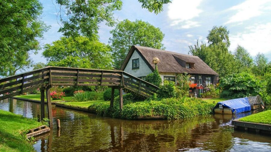 Amsterdam: Giethoorn Tour with Canal Cruise and Windmills - Key Points to Know Before Booking