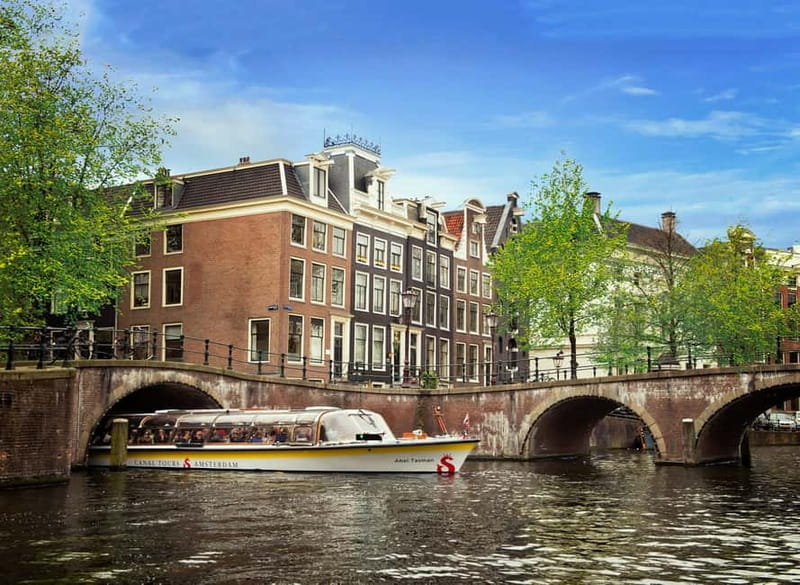 Amsterdam: Heated Canal Cruise Including Audioguide - Practical tips for a better ride