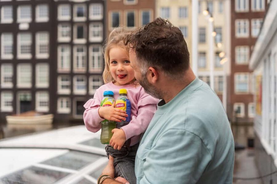 Amsterdam: Heated Canal Cruise Including Audioguide - What you see from Damrak to the old canal belt