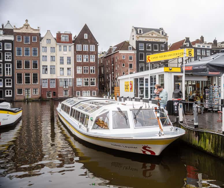 Amsterdam: Heated Canal Cruise Including Audioguide - Bridges, boats, and the Skinny Bridge