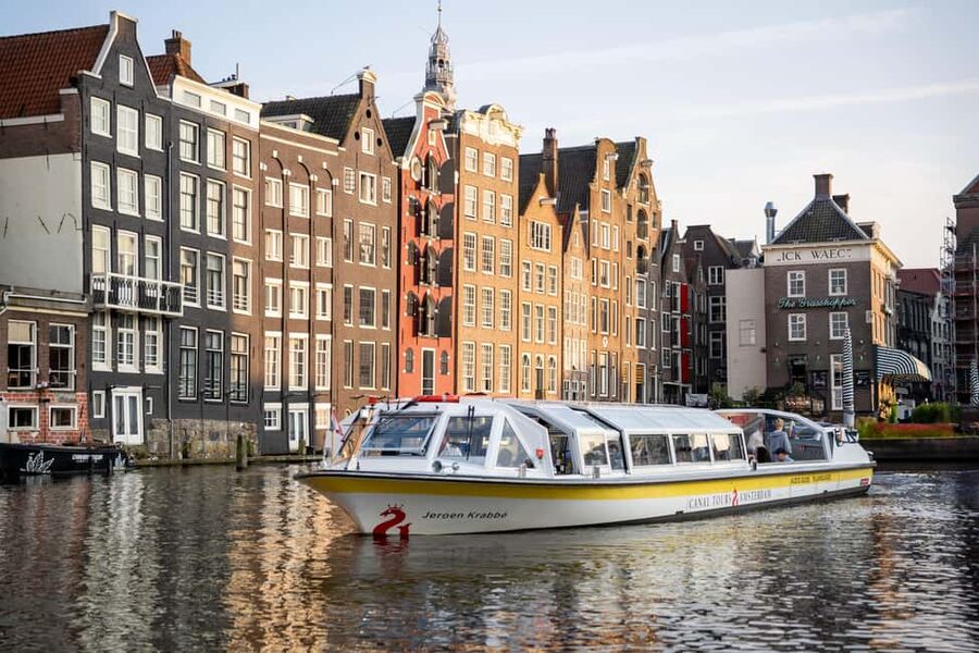 Amsterdam: Heated Canal Cruise Including Audioguide - Choosing between the three departure points