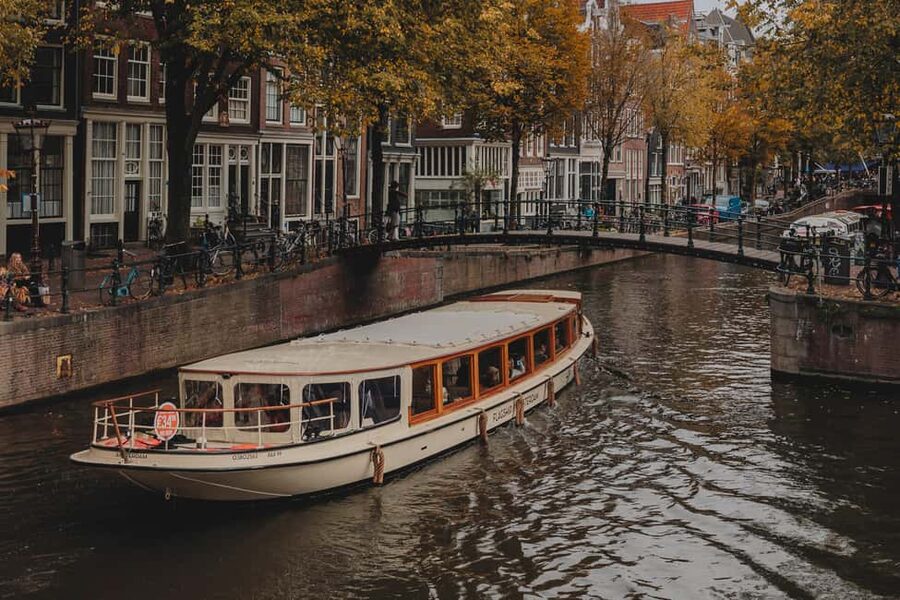 Amsterdam: Heated Canal Cruise with Unlimited Drinks & Bite - Who Will Enjoy This Amsterdam Cruise?