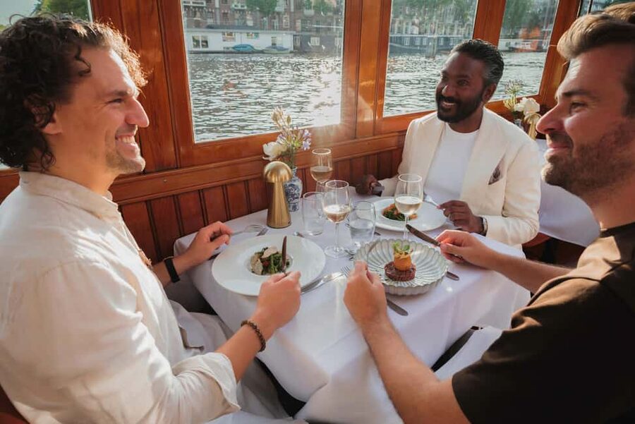 Amsterdam: High-End 3-Course Dinner Canal Cruise - Comfort Inside the Saloon Boat