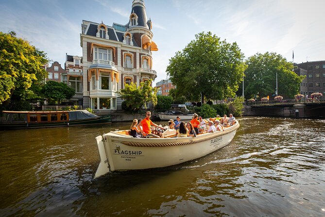 Amsterdam Luxury Canal Cruise + Unlimited Drinks & Bites option - A quiet introduction to Amsterdam by canal