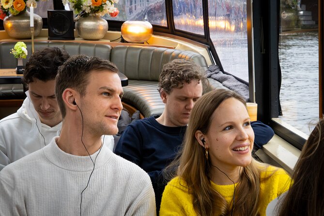 Amsterdam: Luxury Canal Cruise with Historic VR Experience - A canal cruise with two versions of Amsterdam