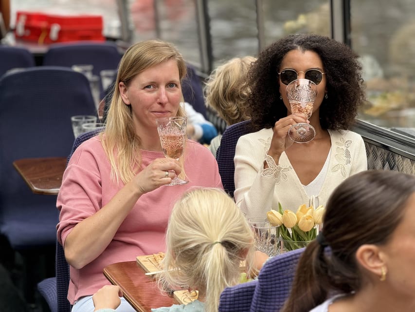 Amsterdam: Luxury Cheese & Wine Canal Cruise - What This One-Hour Cruise Is Really Like