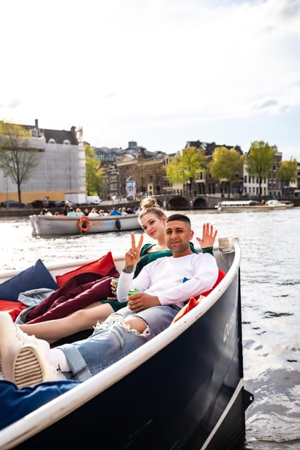 Amsterdam:Old City Canal Cruise with Live Guide and Open Bar - Why a one-hour cruise works well in Amsterdam